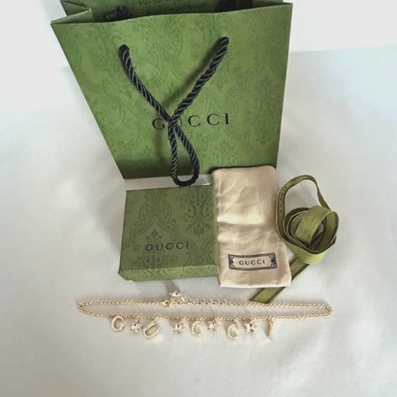 Gucci GG Motif Star Pendant Necklace in Gold Metal Tone—16”Long+ 2"extension - Picture 2 of 2